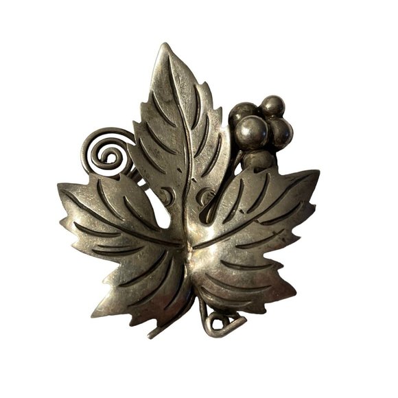 Taxco 925 Sterling Silver Grape Leaf Brooch Pin Vintage Swirl 3D Textured Mexico - Picture 2 of 9